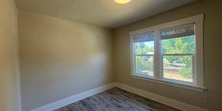 Huge 4 bedroom -A stones throw to PLU! Gallery 29