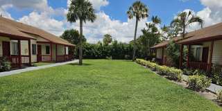 1305 Rosewood Villa Lane Gallery 1