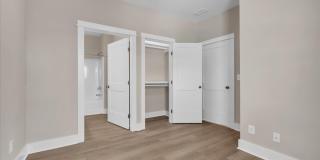 195 Romney Street Gallery 15