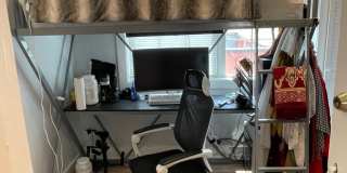 Gorgeous 3BD Apartment above commercial space ON MAPLE ST Gallery 12