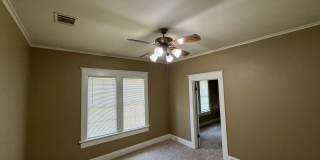 Super cute and close to Querbes Park.... Super cute and close to Querbes Park.... Gallery 13
