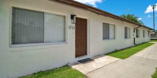 Renovated 2 Bed 1 Bath Pet Friendly with Washer Dryer Hook Ups in Unit END UNIT Gallery 1
