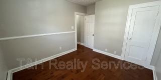 4210 Graceland Avenue Gallery 12