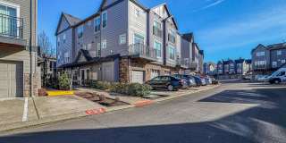 Beautiful Ground Level 1+br Condo ** Water/Sewer/Garbage Included ** Gallery 1