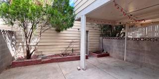 3 Bedroom Townhouse with a 2 car garage and a middle courtyard area Gallery 18
