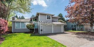 Spacious 3 Bedroom Home in Happy Valley - Large Fenced Yard! Gallery 1