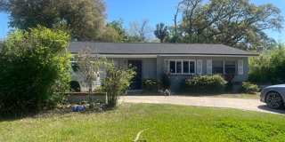 Charming 3-Bedroom Home with a Large Backyard in Daytona Beach! Gallery 1