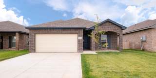 Newer Construction 3/2/2 in Glendale!!!! AHS district 1/2 off 1st month's rent *special* Gallery 1