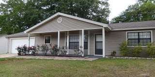 LOVELY NE 3/2 w/ Garage, Screened Porch, Fenced Yard, Washer/Dryer,  Granite Counters Available June 1st for $2250/month! Gallery 1