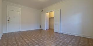 2244 W Wilson Ave Gallery 3