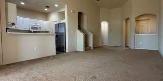 Beautiful 3 room /2.5 bath Gated Community W/ Pool Close to the Skyway Gallery 4
