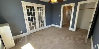 86 School St Gallery 19