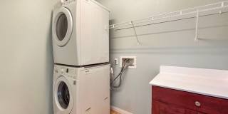 SD: Bright 2BD/2.5BA Townhome in Point Loma with Fireplace, Private Balcony & Tandem Garage Gallery 22