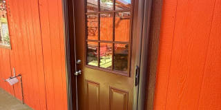 Charming home located near Russell and Mountain Vista. Gallery 28
