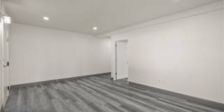 14335 Hamlin Street Gallery 28