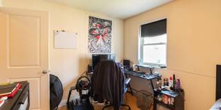 Two Bedroom Point Breeze Townhouse Gallery 16