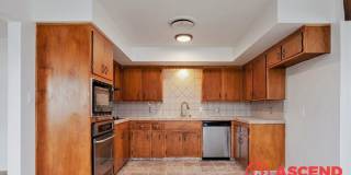 Beautiful home in North Bakersfield! *POOL* Gallery 5