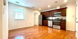 1800-8 RIDGE Avenue Gallery 13