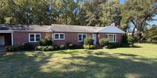 3 Bedroom 2 Bathroom Home - Recently Updated Gallery 1