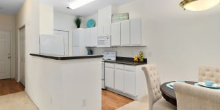 Marley Manor Luxury Apartment Homes Gallery 32