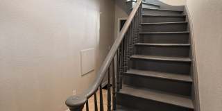 403 E. 6th 1/2 St. Gallery 22