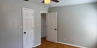 Lovely home in Expressway Village offering 3 bedrooms and a Jack & Jill bathroom. Gallery 17