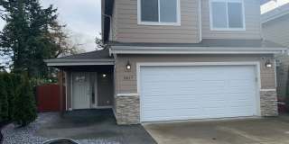 Lovely 3 bedroom Home at end of cul-de-sac - Low Maintenance Yard Gallery 1