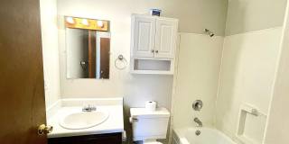 Beautifully updated 3 bedroom 2 bath home in Greeley! Gallery 23