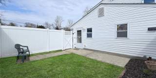18 Wyandotte Street Gallery 1