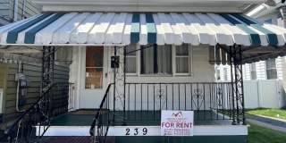 239 Poplar Street Gallery 13