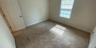 Room in 6 Bedroom Home at Agnew Dr Gallery 19