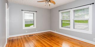 Cozy 2BD/2BTH in South Knoxville Gallery 12