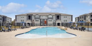 Lake Villas Apartments Gallery 27