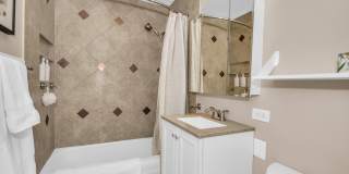 1340 N Dearborn St Gallery 14