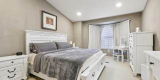 273 ROSLYN CT Gallery 25