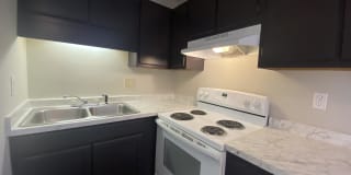 Michelle Court 1775 Gallery 15