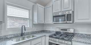 Brand New Construction in Varenna Landing! Gallery 11