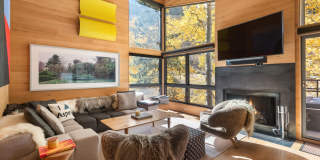 800 S Monarch Street unit: 9 Gallery 1