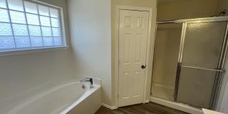 1605 Kirby Avenue Gallery 8