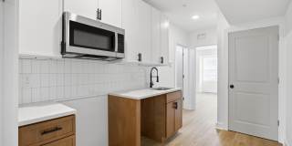 2216 N FRANKLIN Street Gallery 1