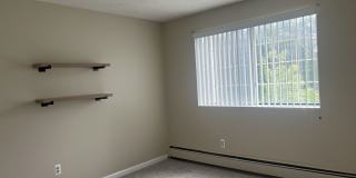 385 Huse Road Gallery 18