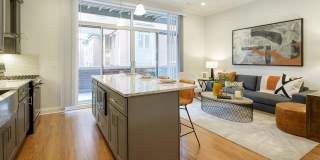 1031 W Monroe St Gallery 1