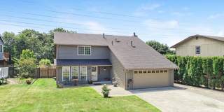 Beautiful 4 bedroom home in NE Tacoma! Gallery 1
