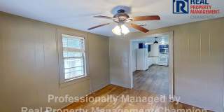 Renovated 2 BD/2 BA All Brick Cottage Near Cargo and Soda Pop Districts Gallery 12