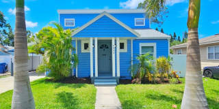 St. Petersburg Pool Home - 3 Bedroom 2 Bath Gallery 1
