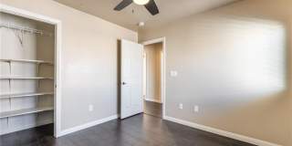 5282 Ledgewood Creek Avenue Gallery 14