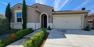 Beautiful 3-bedroom & 2-bath house Home In Clovis! Gallery 1