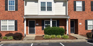 Wonderful 2bd 2.5ba townhome in highly desirable Blackman area! Gallery 1