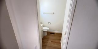 3 Bedroom/2 Bath House Close to Shopping Gallery 10