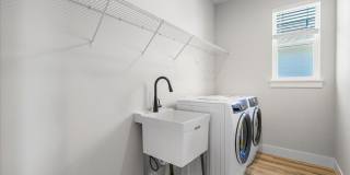 Perfectly designed 5-bedroom, 3-bath single family home Gallery 32